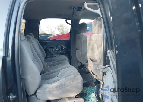 2004 Chevrolet Suburban 1500 Ls из США, поврежденный, VIN 3GNEC16Z14G343742